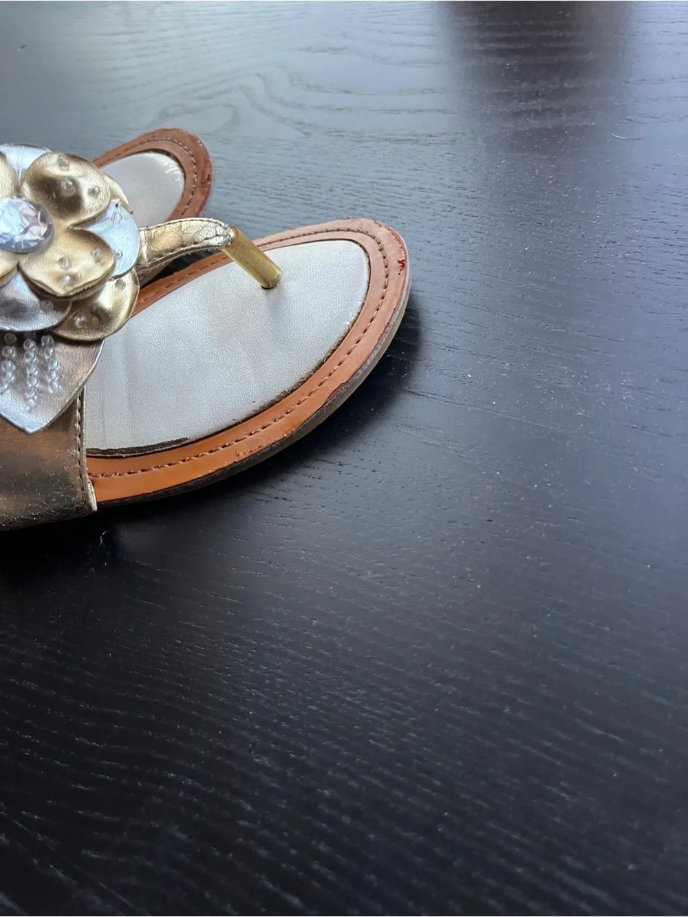 Xhilaration Girls Gold Silver Flower Jeweled Thong Sandals Size 1 Summer